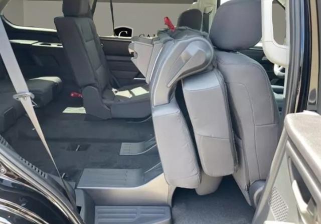 Toyota Sequoia image 4