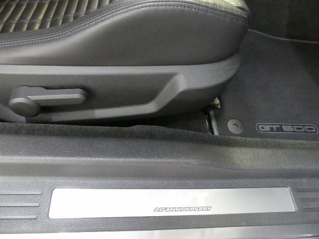 Ford Mustang image 6