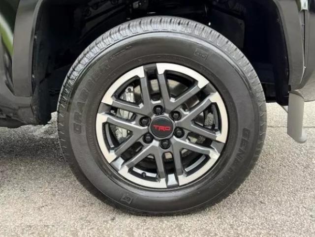 Toyota Tacoma image 8