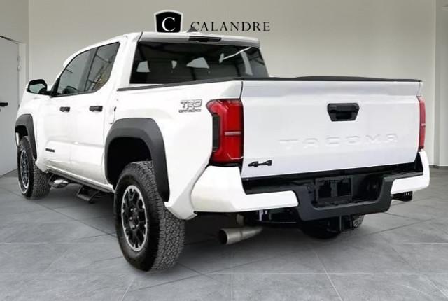 Toyota Tacoma image 2