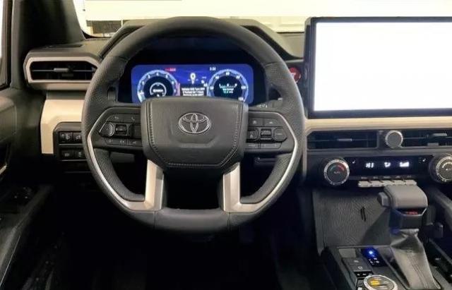 Toyota Tacoma image 5