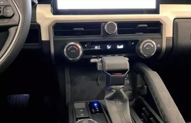 Toyota Tacoma image 8