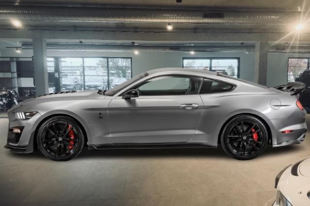 Ford Mustang image 6