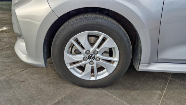 Mazda 2 image 2