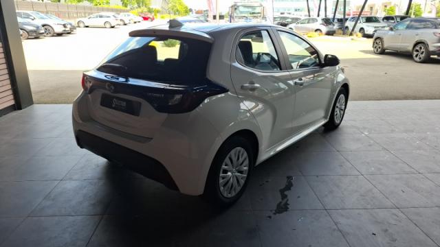 Mazda 2 image 8