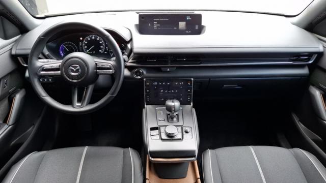 Mazda Mx-30 image 2