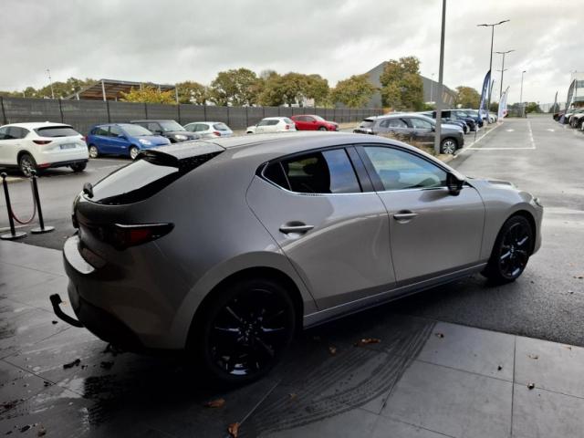 Mazda 3 image 3
