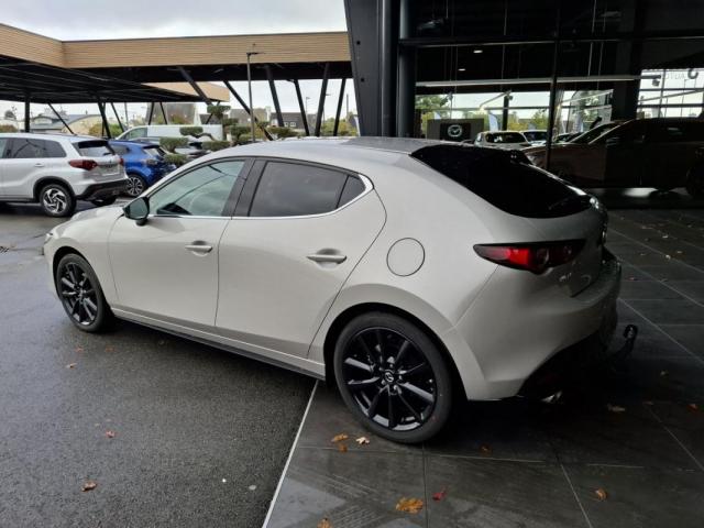 Mazda 3 image 6