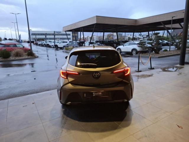 Toyota Corolla image 6