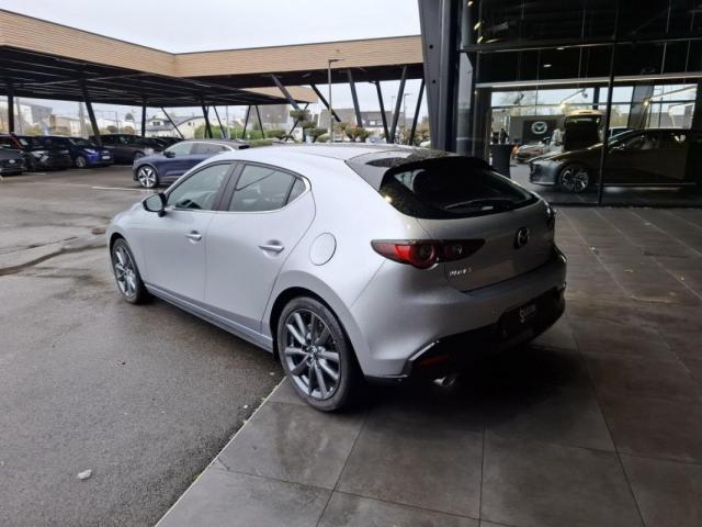 Mazda 3 image 6