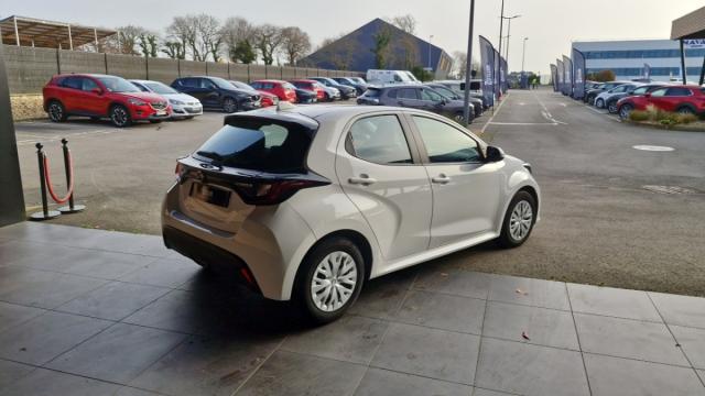 Mazda 2 image 8