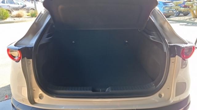 Mazda Cx-30 image 9