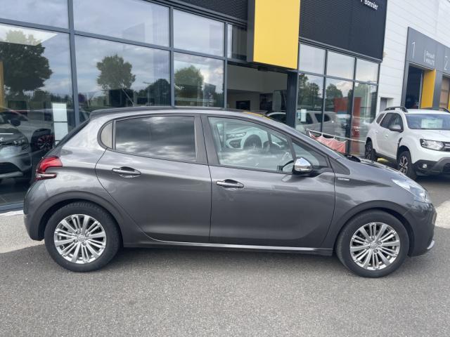 Peugeot 208 image 6