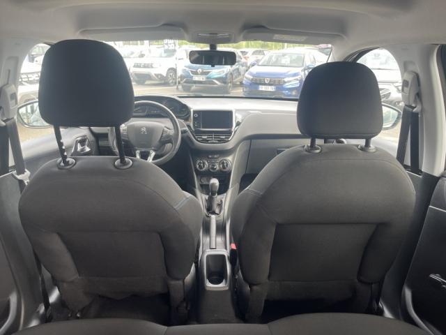 Peugeot 208 image 3