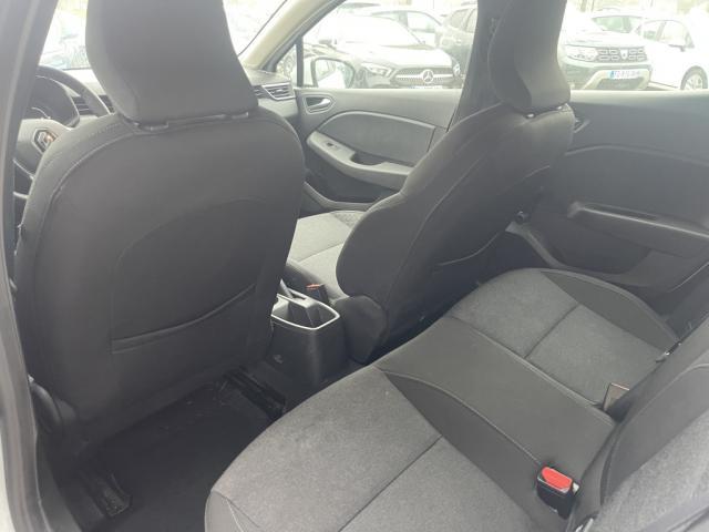 Renault Clio image 9