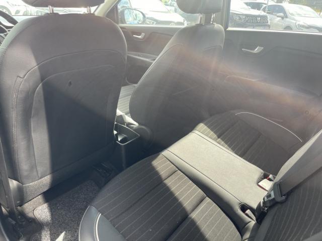 Kia Rio image 9