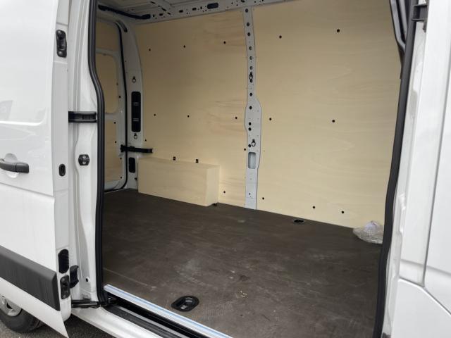 Renault Master image 2