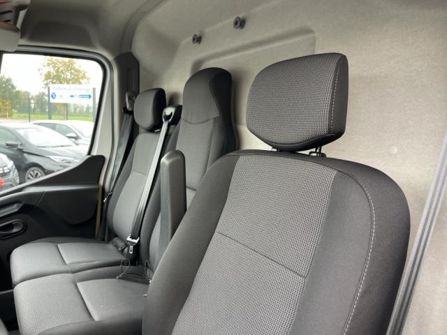 Renault Master image 1