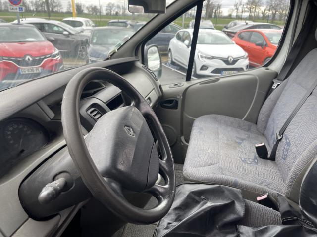 Renault Trafic image 2