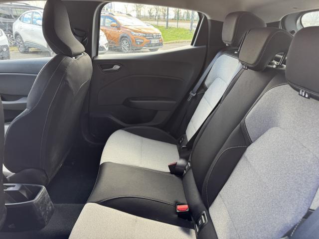 Renault Clio image 9