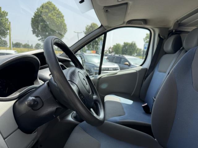 Renault Trafic image 9