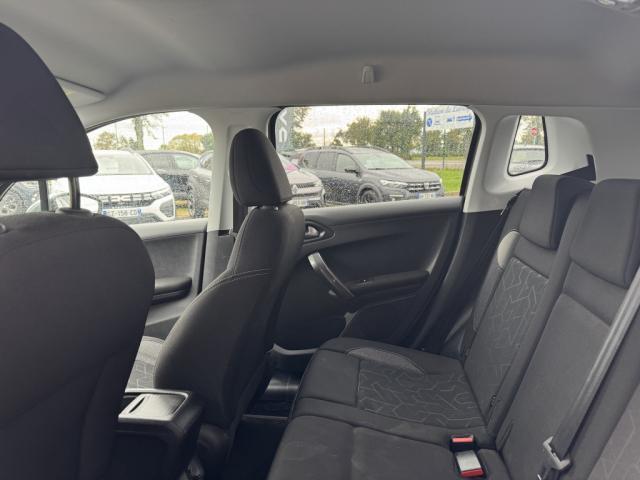 Peugeot 2008 image 8
