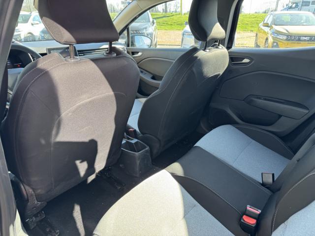 Renault Clio image 8