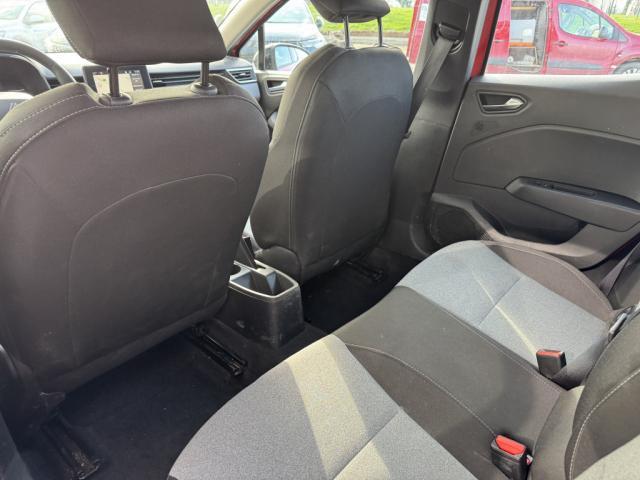 Renault Clio image 2