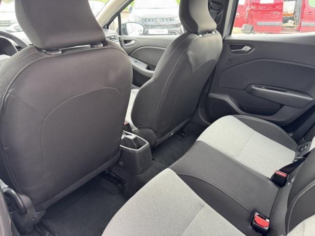 Renault Clio image 6