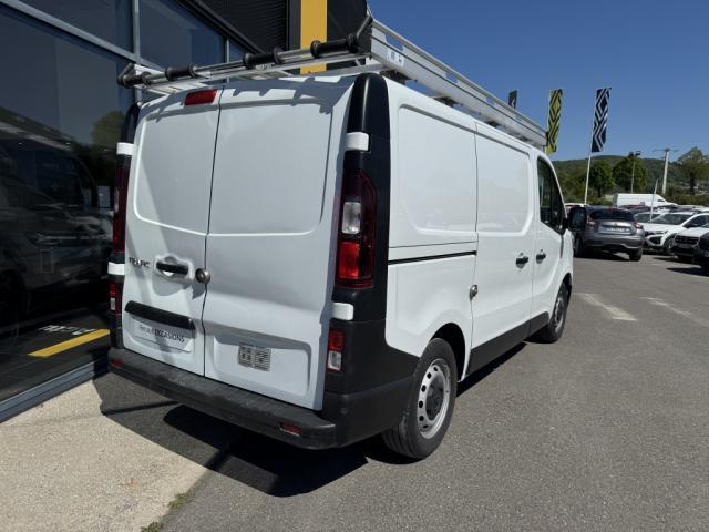 Renault Trafic image 2
