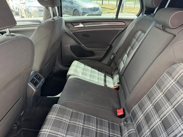 Volkswagen Golf image 2