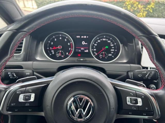 Volkswagen Golf image 3