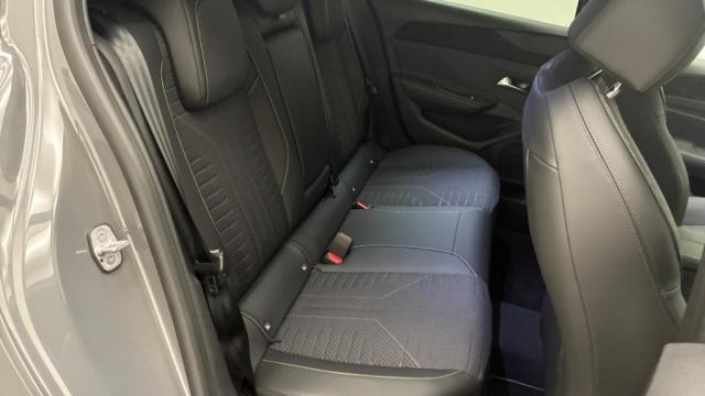 Peugeot 308 image 2