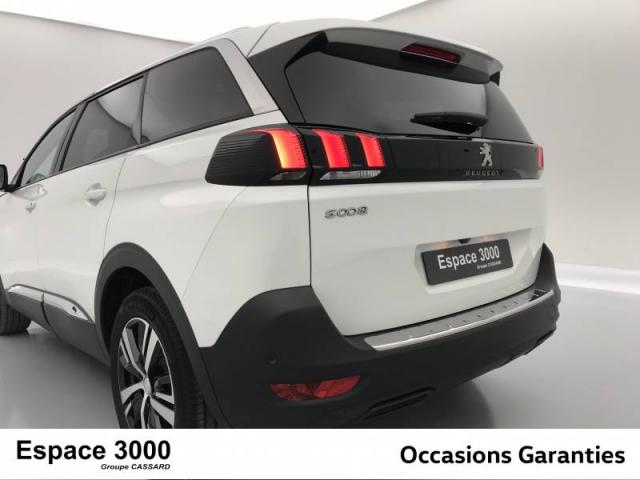 Peugeot 5008 image 2