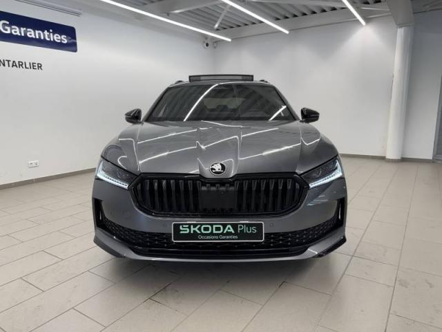 Skoda Superb Combi image 1