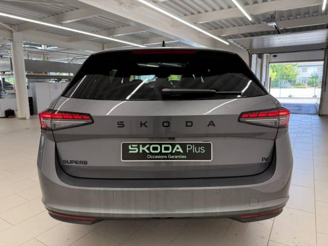 Skoda Superb Combi image 5