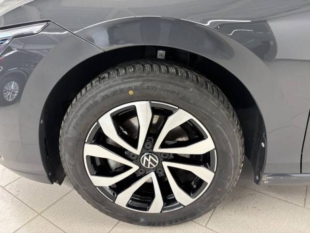 Volkswagen Golf image 8