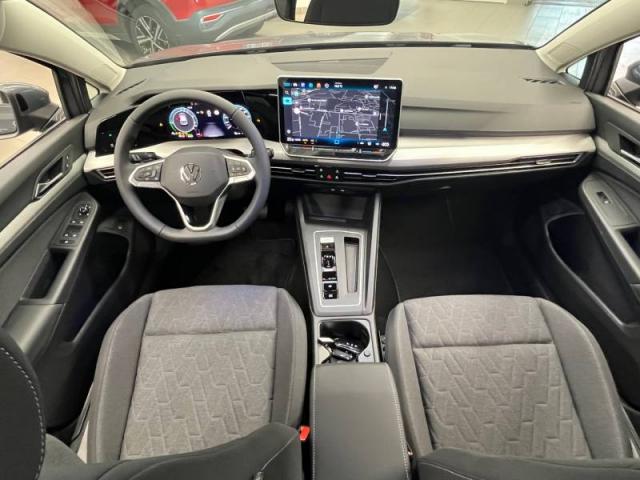 Volkswagen Golf image 9