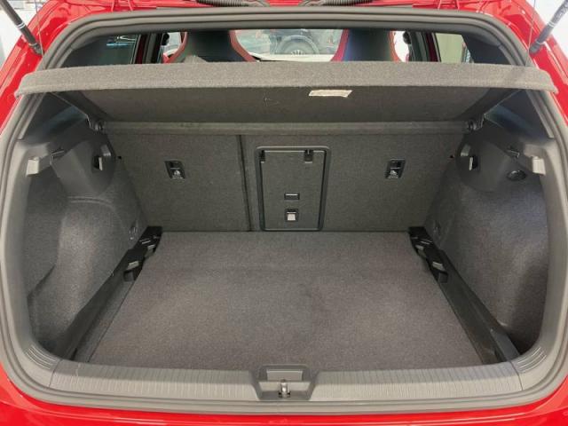 Volkswagen Golf image 6