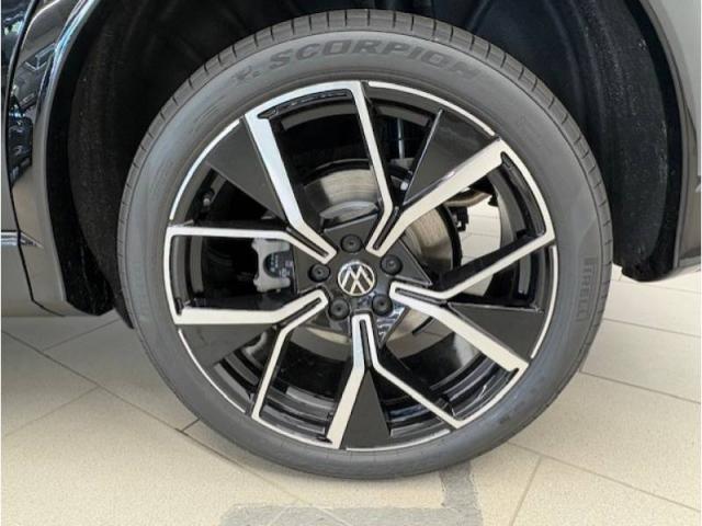Volkswagen Tiguan image 8