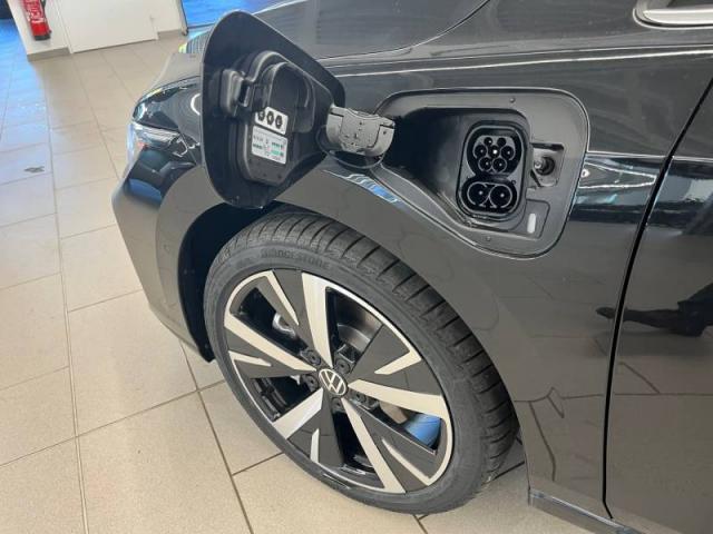 Volkswagen Golf image 4