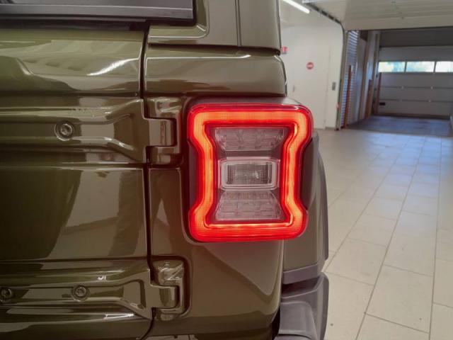 Jeep Wrangler image 5