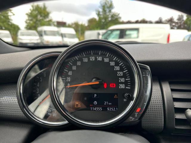 Mini Cabrio image 9