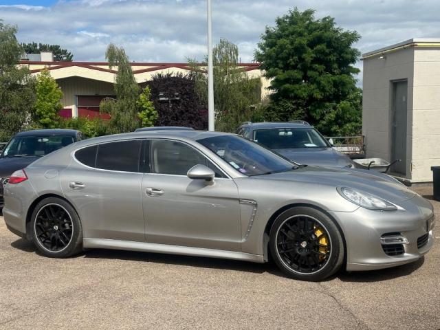 Porsche Panamera image 2