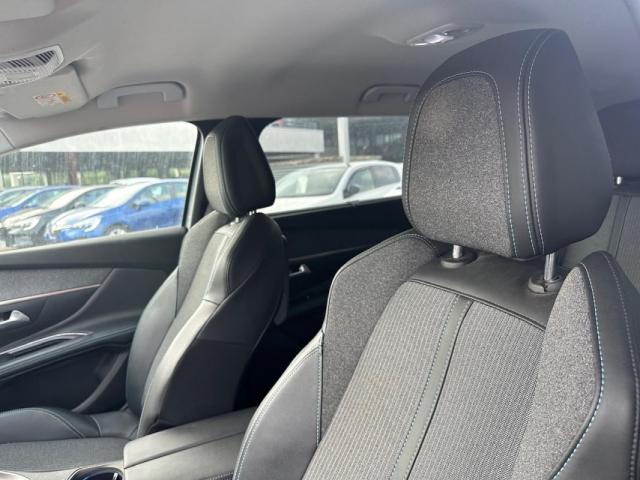 Peugeot 5008 image 1