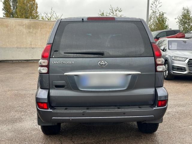 Toyota Land Cruiser image 1