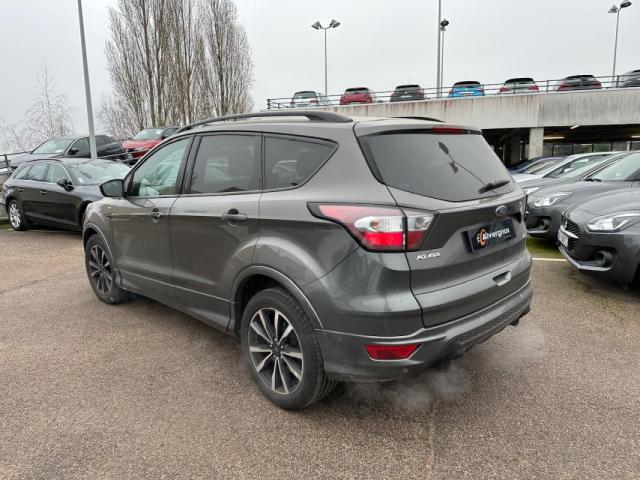 Ford Kuga image 6