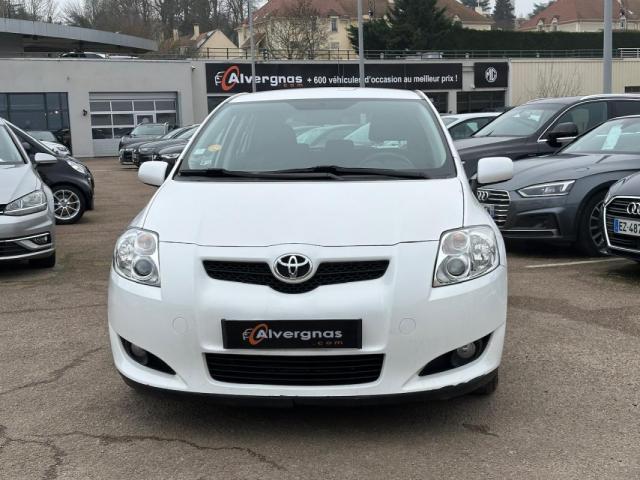 Toyota Auris image 8