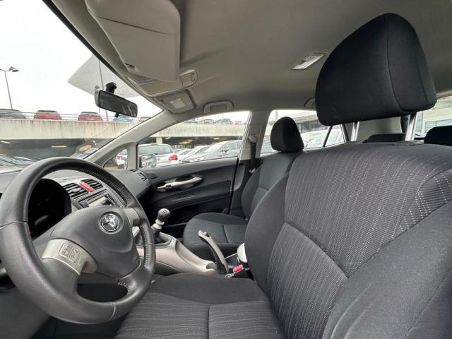 Toyota Auris image 5