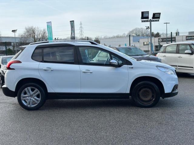 Peugeot 2008 image 2